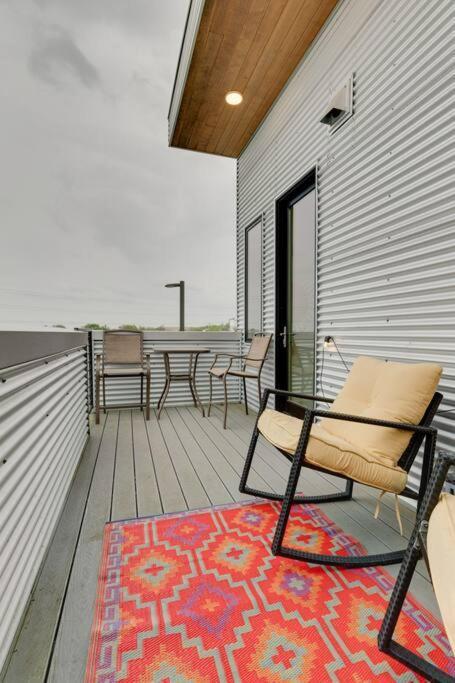 Apartment Chic Condo, 2mi To Downtown, Sleeps 8, By Geodis